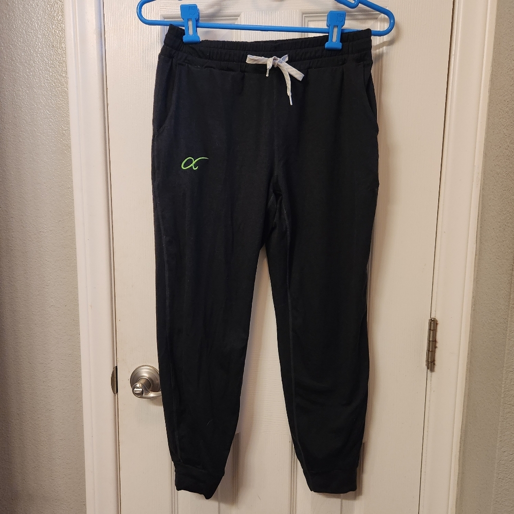 Vuori performance joggers size s